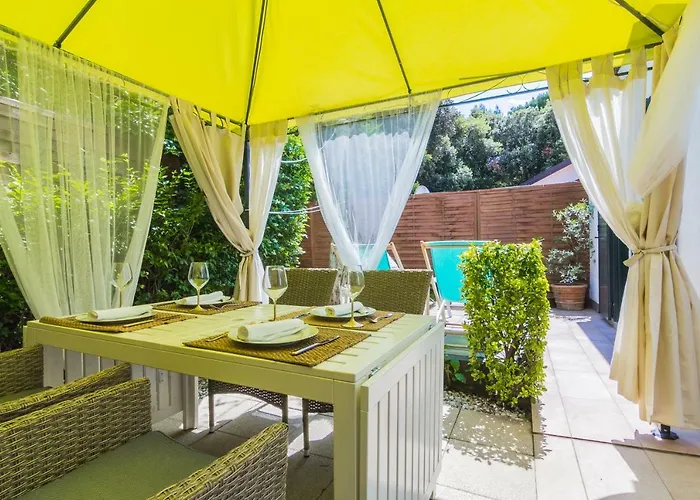 아파트 Pure Relax By The Forest 빈쿠란